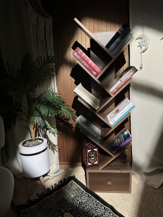 جاد وودز رف كتب من 8 طبقات على شكل شجرة مع درج،